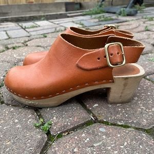 Bryr Clogs: Suzie, Whiskey, Mid Heel - Size 5